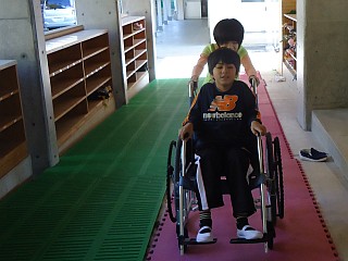 OJwZł̃oAt[̌wK̎ʐ^3