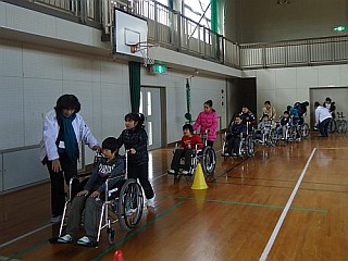 ɐwZł̃oAt[̌wK̎ʐ^2